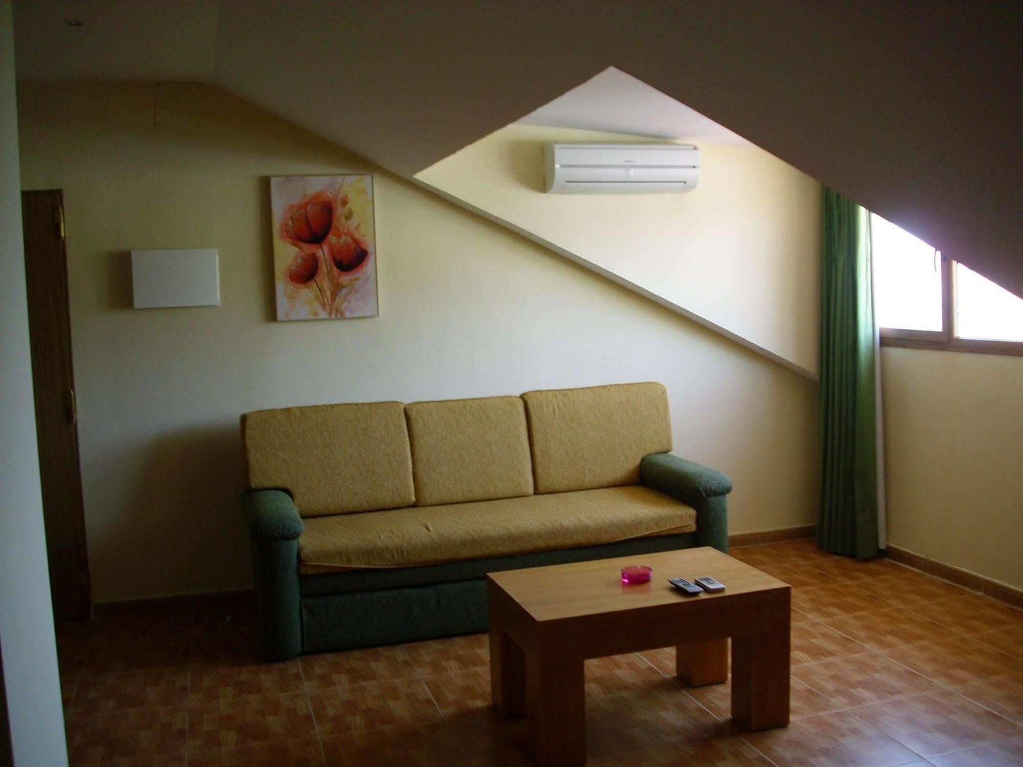 Apartamentos Maria Del Carmen Torremolinos Kültér fotó